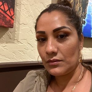 Meet your Posher, Yoana